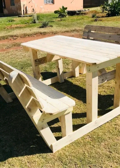 6 Seater With Back Rest R 1 500