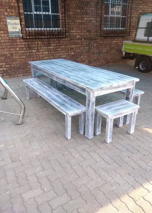 10 Seater Paitio  With 4 Benches R2500